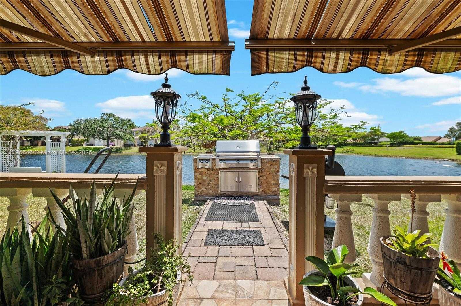 Small Image of 15870 NORTH WEST 10TH ST, Pembroke Pines Number 28