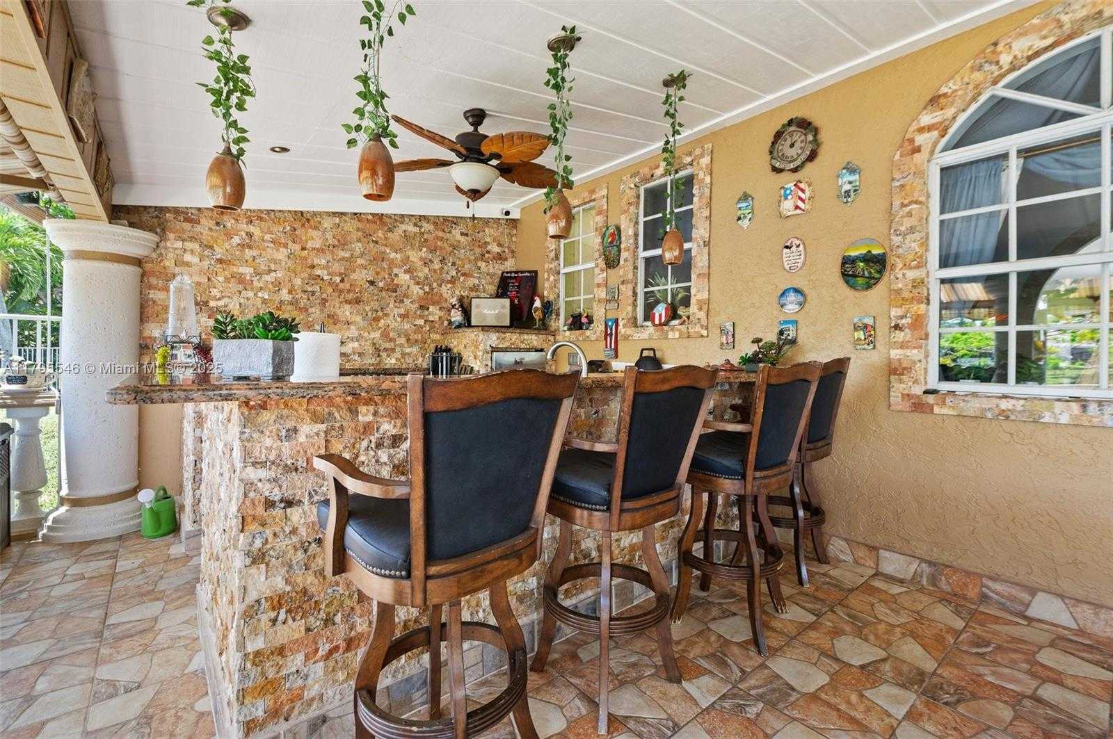 Small Image of 15870 NORTH WEST 10TH ST, Pembroke Pines Number 29