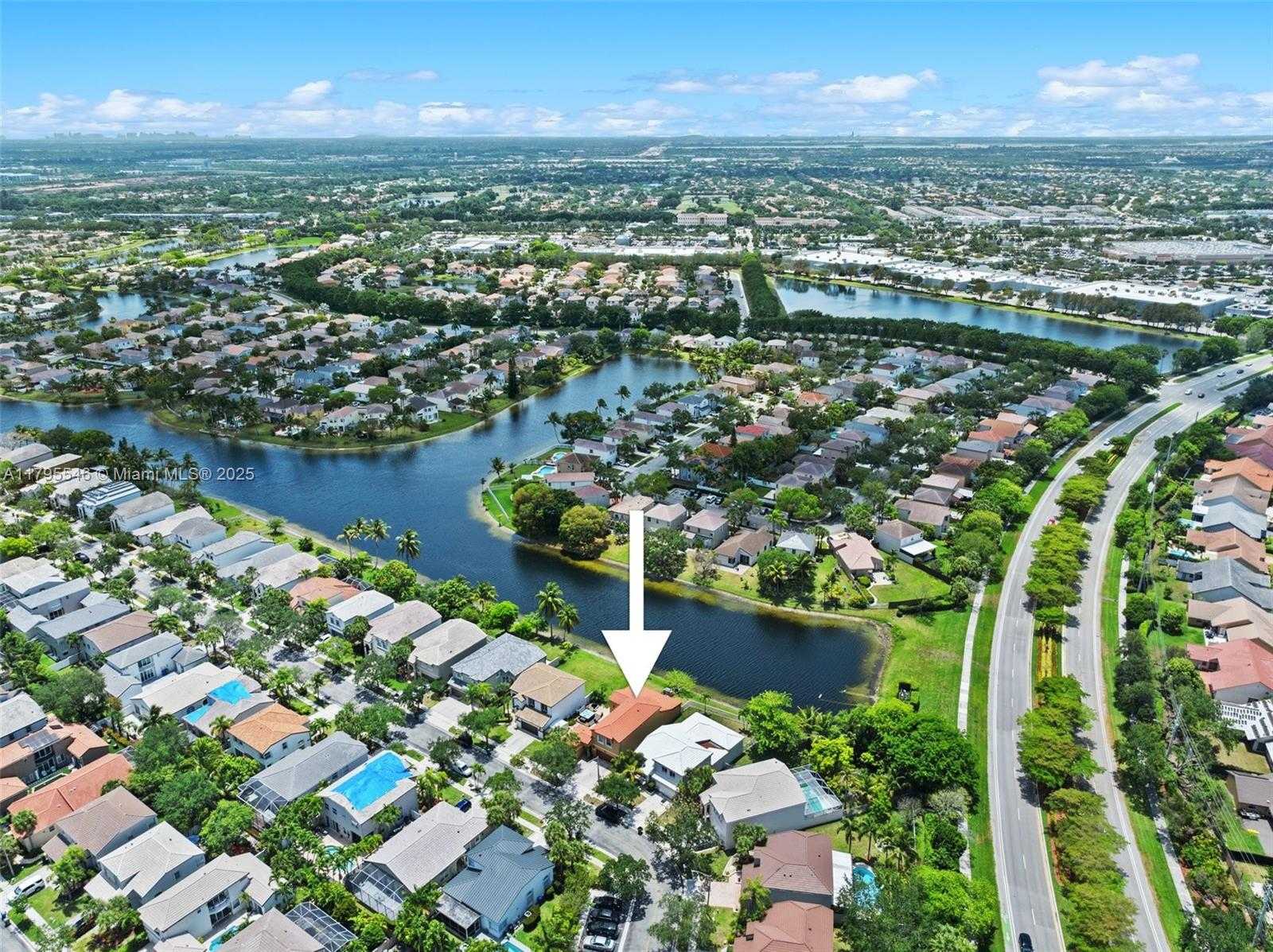 Small Image of 15870 NORTH WEST 10TH ST, Pembroke Pines Number 3