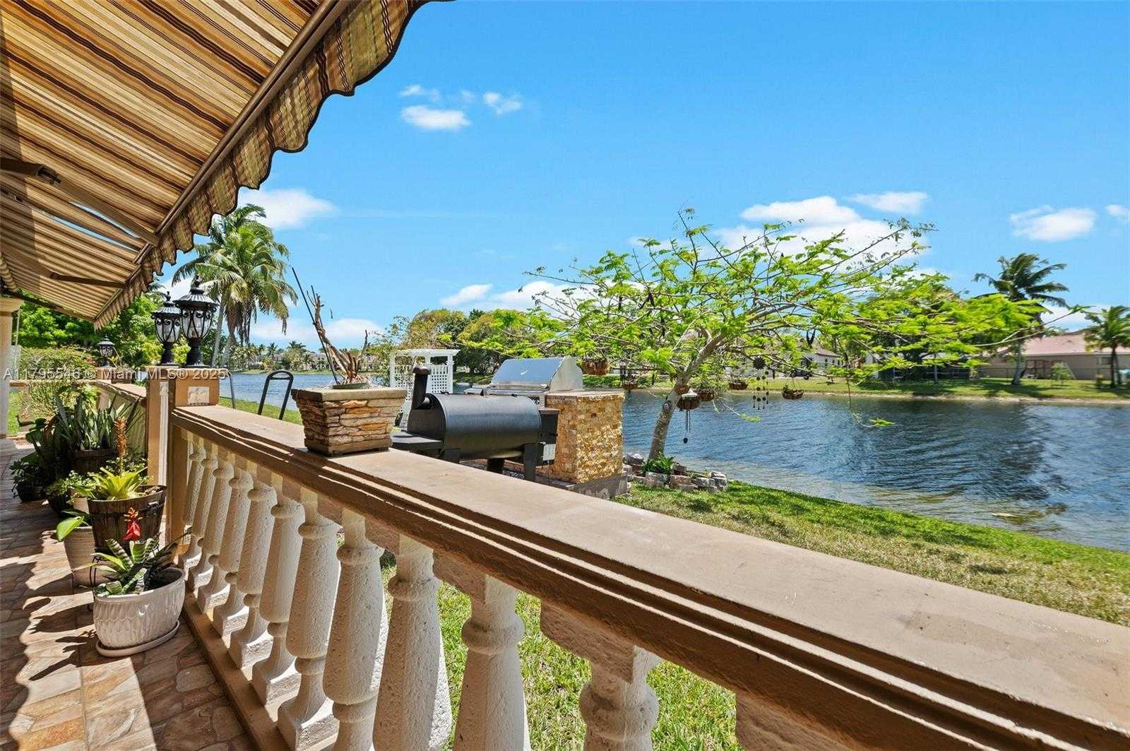 Small Image of 15870 NORTH WEST 10TH ST, Pembroke Pines Number 30