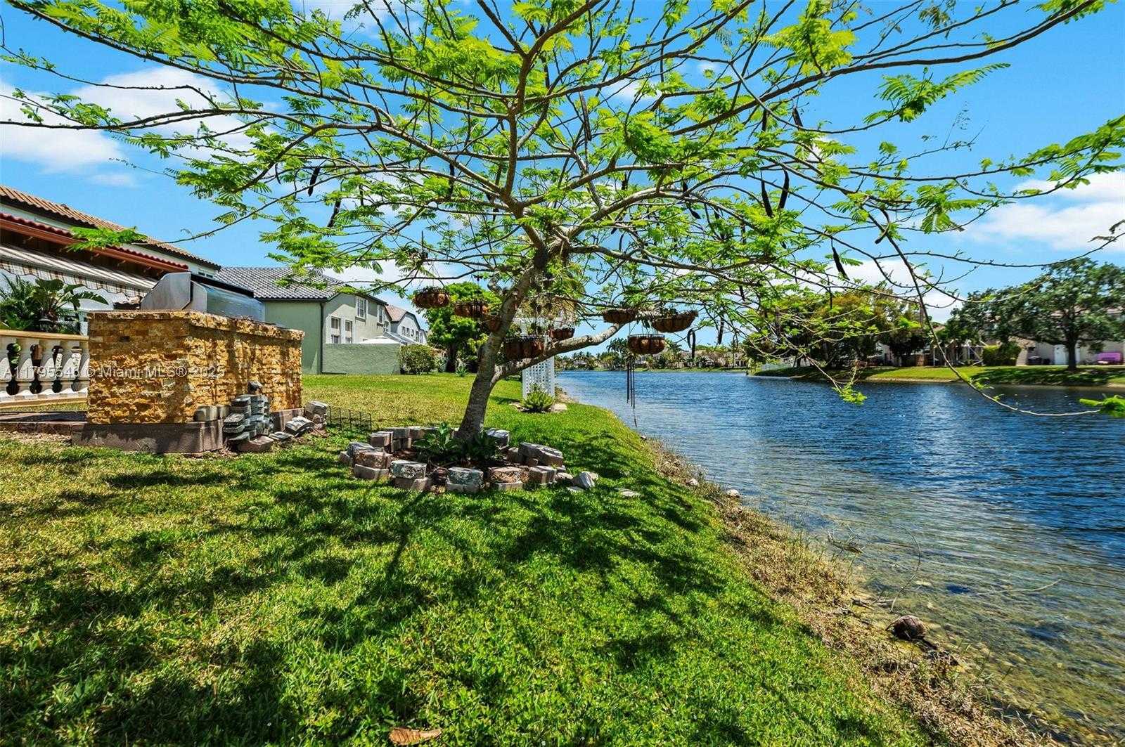 Small Image of 15870 NORTH WEST 10TH ST, Pembroke Pines Number 31