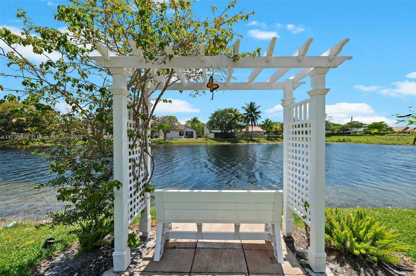 Small Image of 15870 NORTH WEST 10TH ST, Pembroke Pines Number 33
