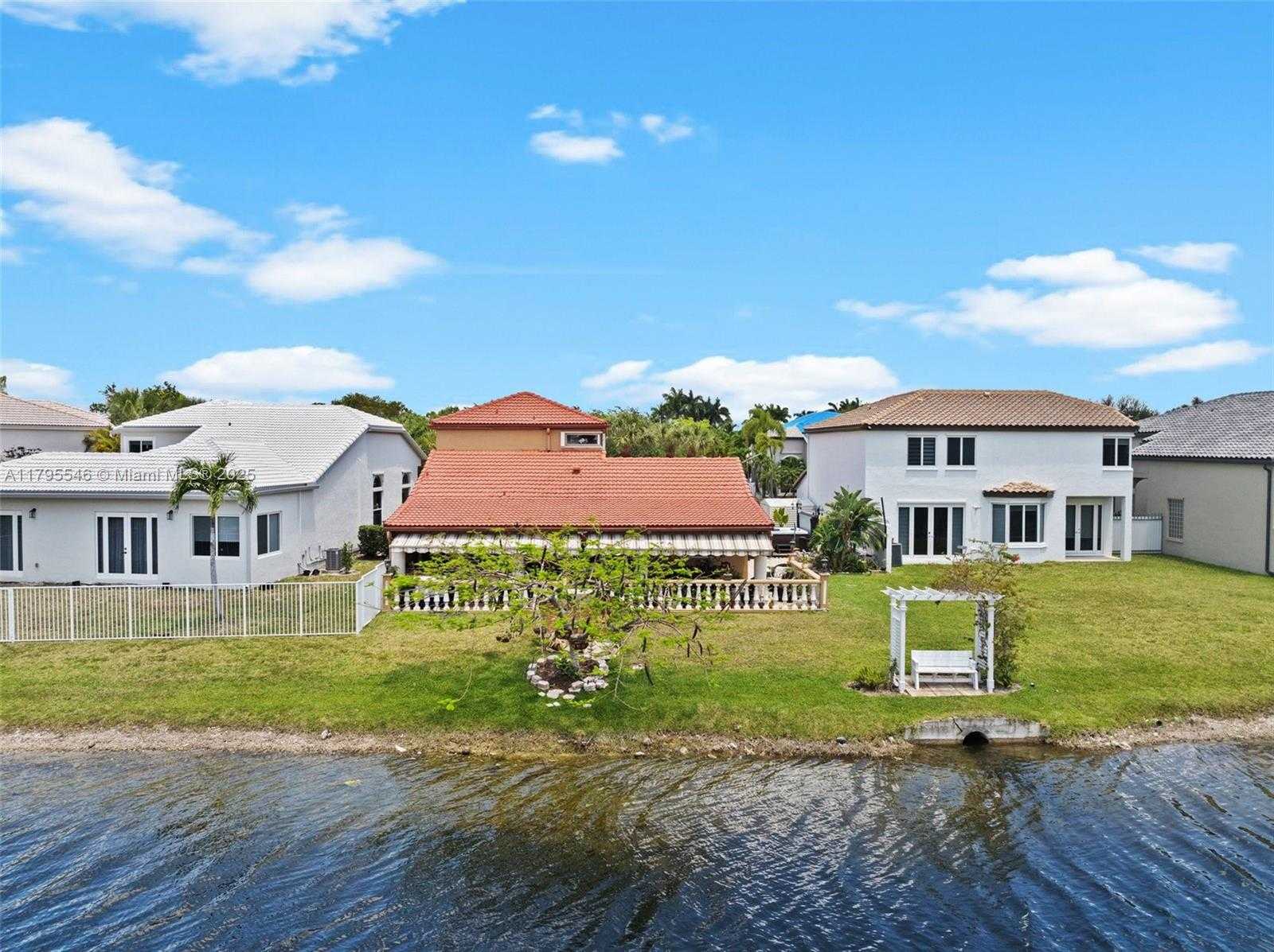 Small Image of 15870 NORTH WEST 10TH ST, Pembroke Pines Number 34
