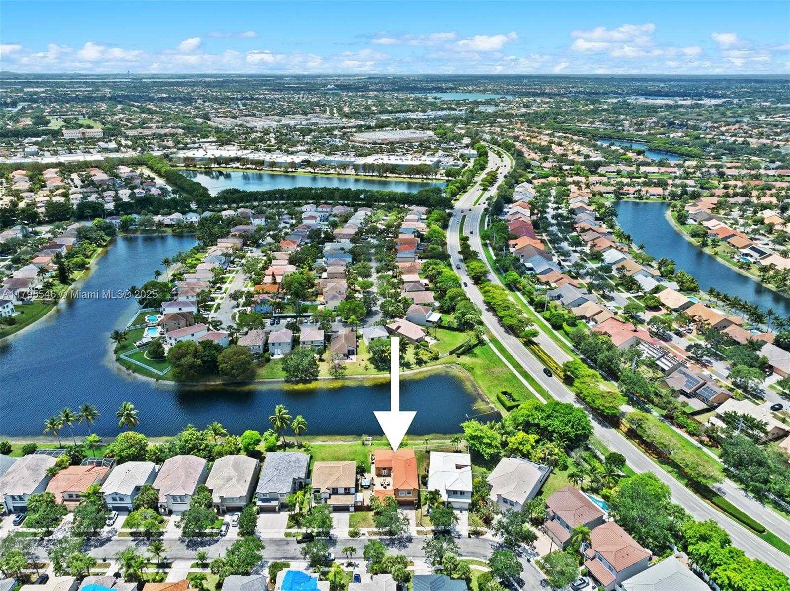 Small Image of 15870 NORTH WEST 10TH ST, Pembroke Pines Number 37