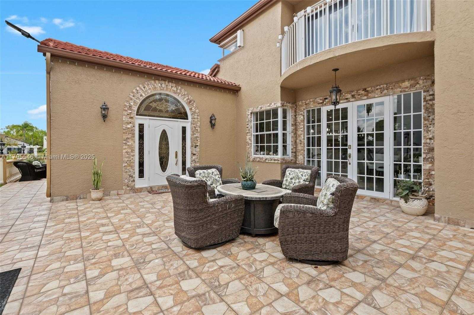 Small Image of 15870 NORTH WEST 10TH ST, Pembroke Pines Number 8