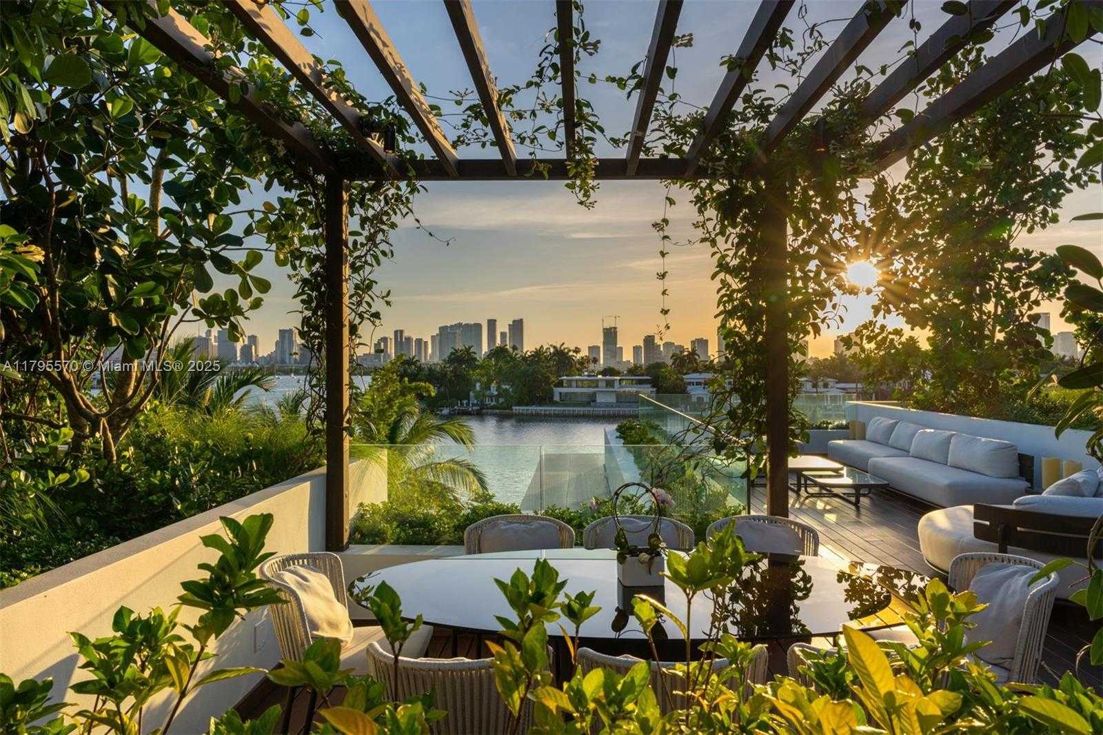 Small Image of 220 WEST DILIDO DR, Miami Beach Number 10