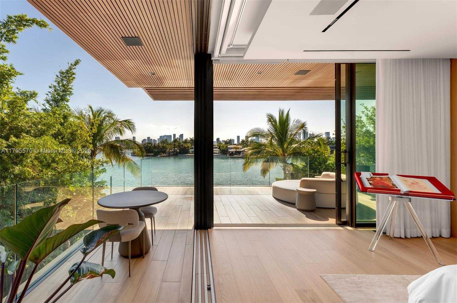 Small Image of 220 WEST DILIDO DR, Miami Beach Number 11