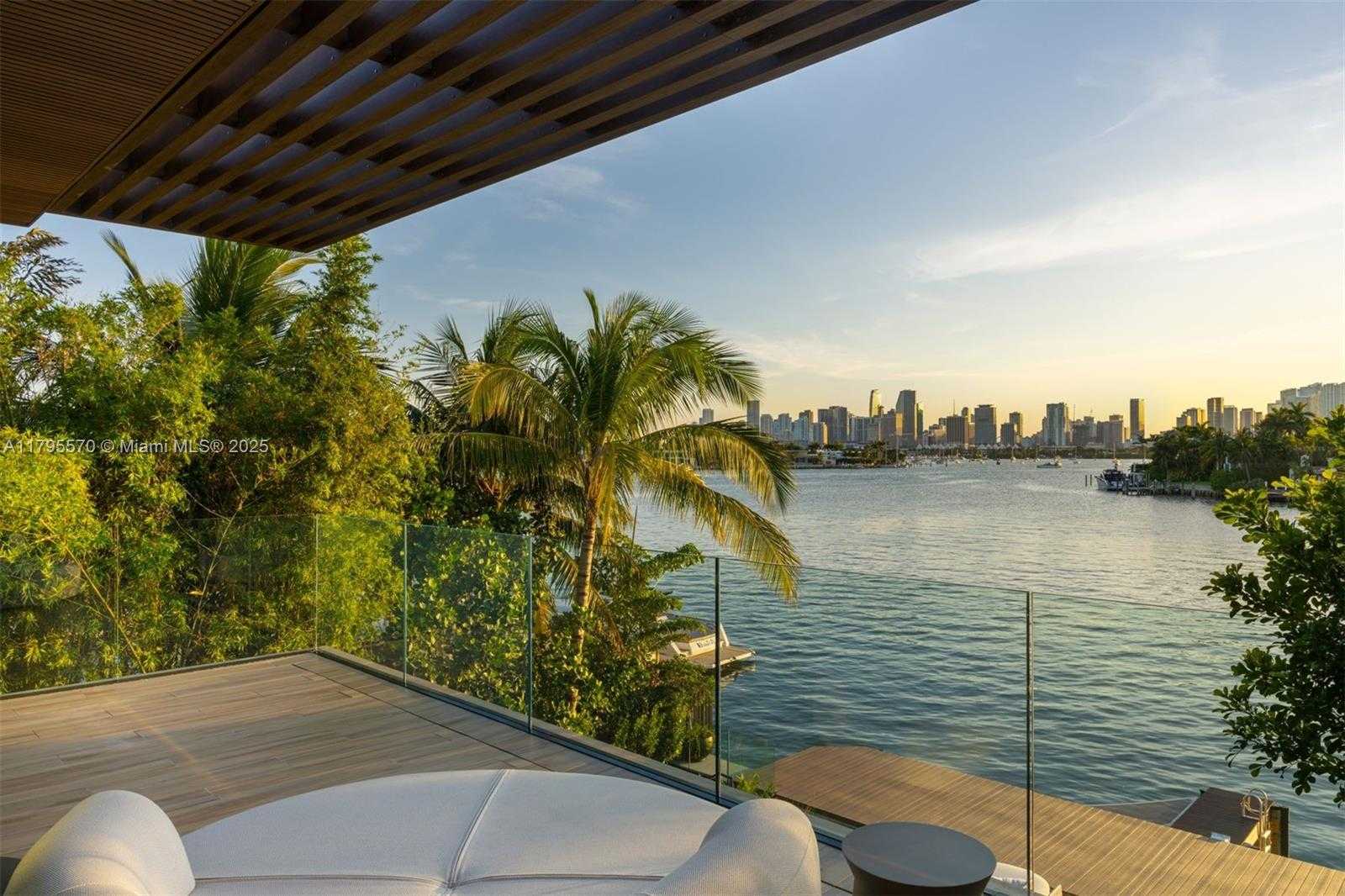 Small Image of 220 WEST DILIDO DR, Miami Beach Number 14