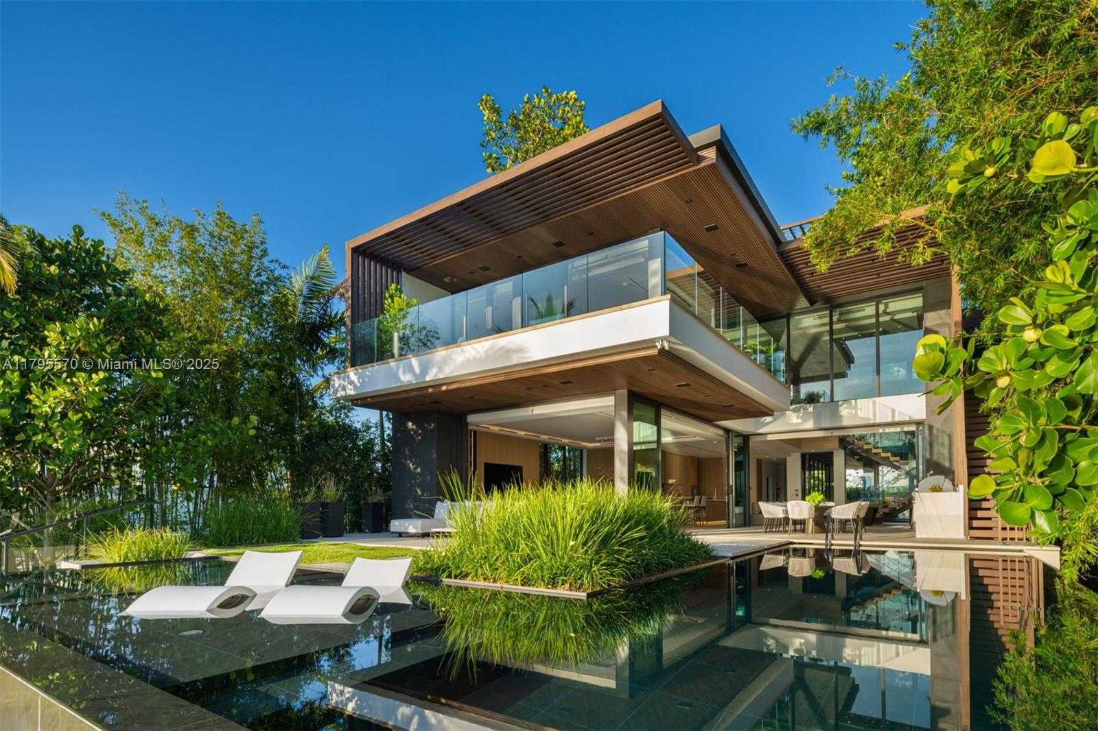 Small Image of 220 WEST DILIDO DR, Miami Beach Number 16