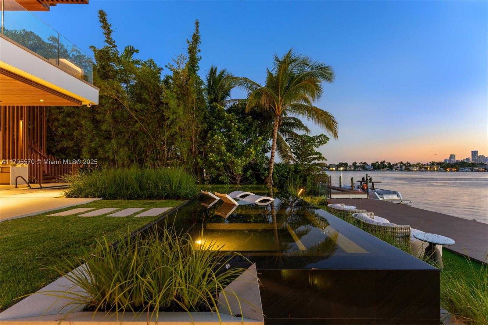 Small Image of 220 WEST DILIDO DR, Miami Beach Number 18