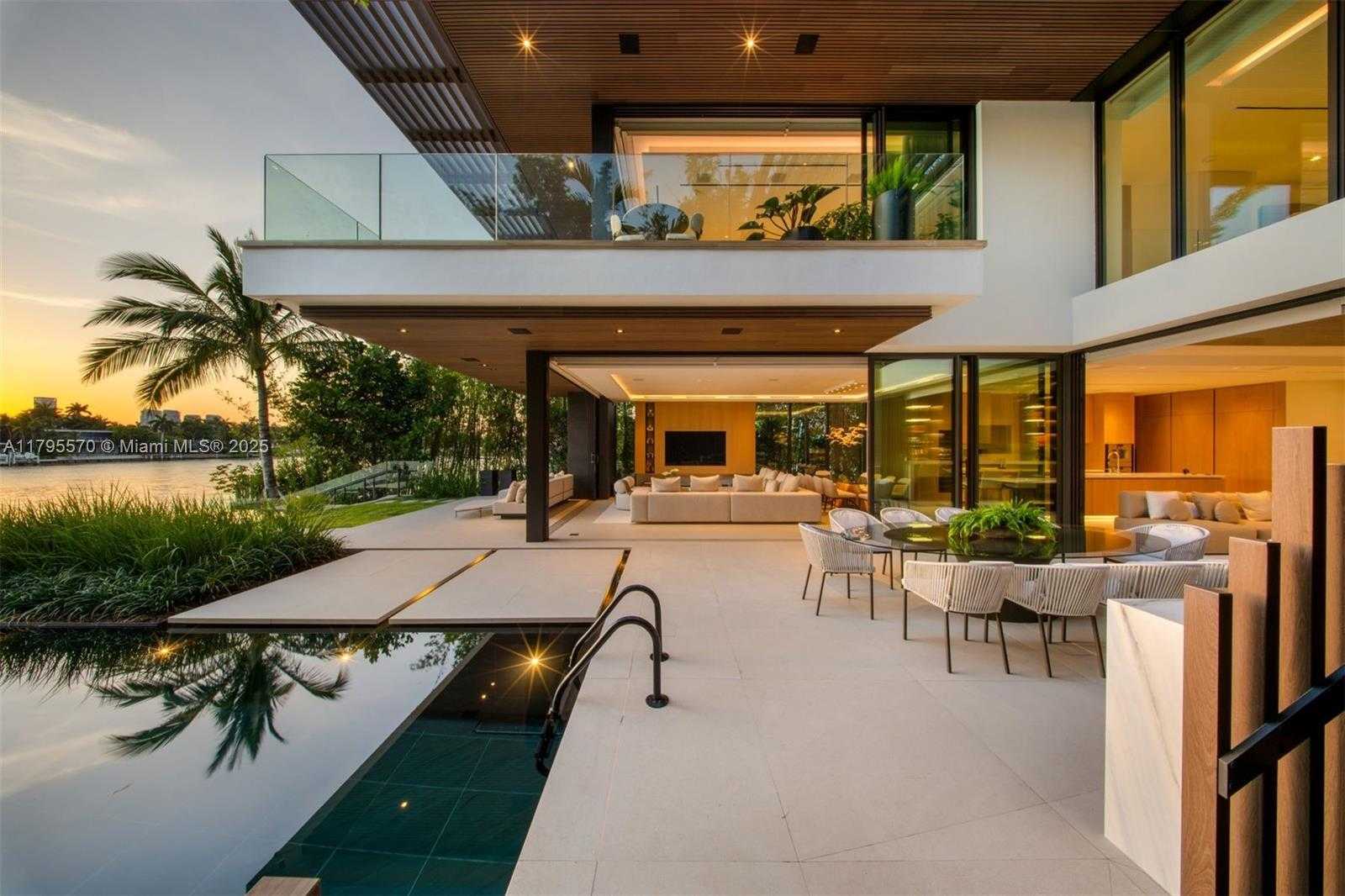 Small Image of 220 WEST DILIDO DR, Miami Beach Number 27