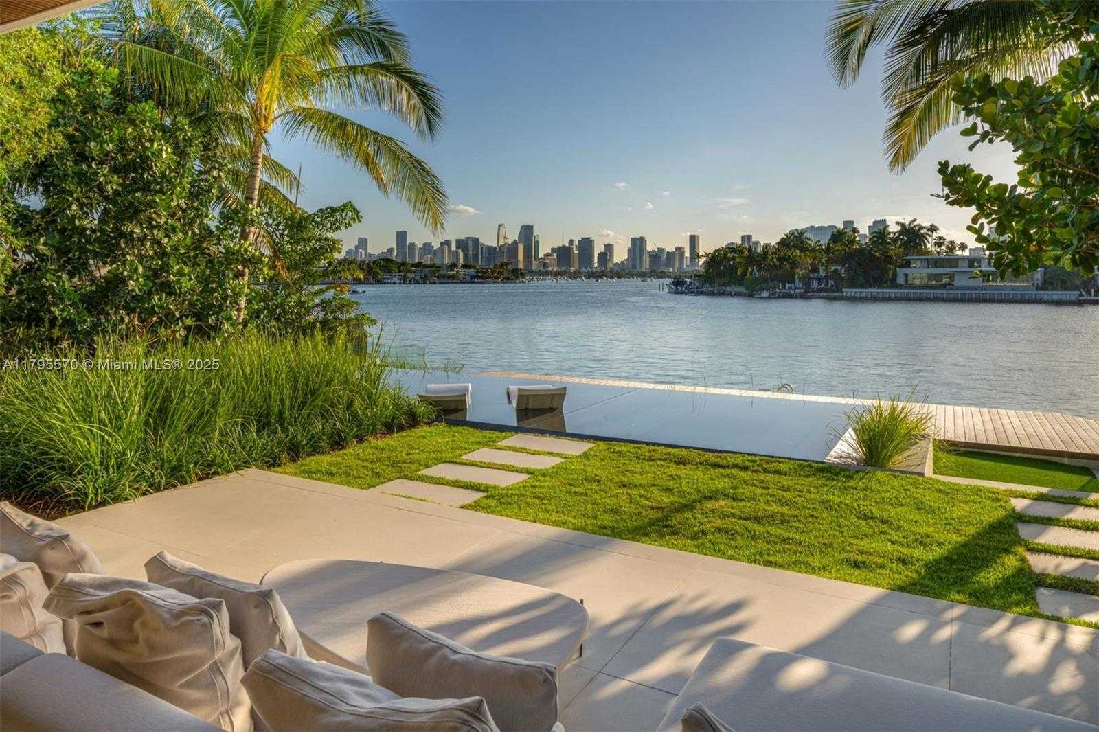 Small Image of 220 WEST DILIDO DR, Miami Beach Number 7