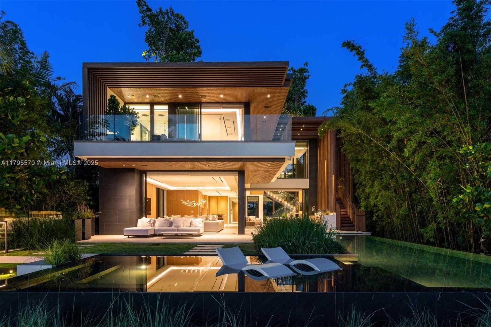 Small Image of 220 WEST DILIDO DR, Miami Beach Number 9