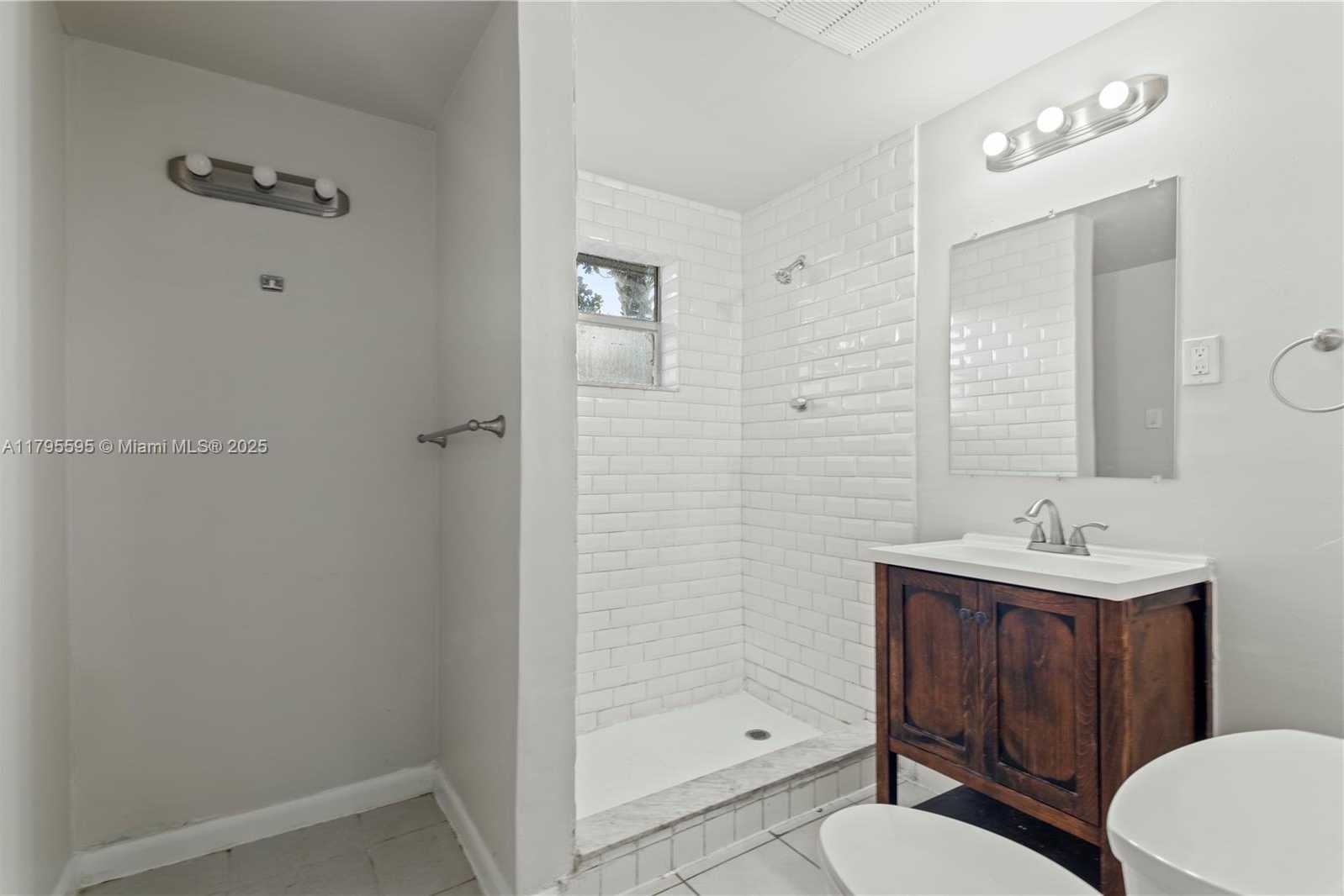 Small Image of 3121 NORTH EAST 13TH AVE, Pompano Beach Number 4