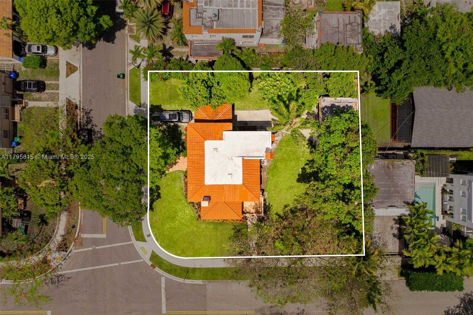 Small Image of 1801 SOUTH WEST 12TH ST, Miami Number 37