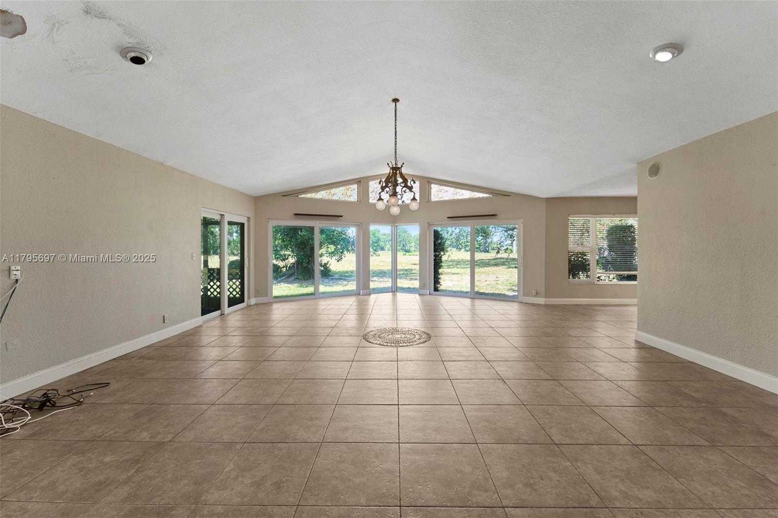 Small Image of 4508 KING PALM DR, Tamarac Number 2