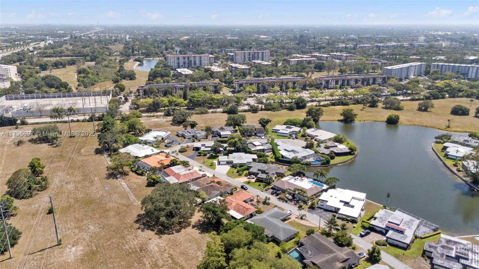 Small Image of 4508 KING PALM DR, Tamarac Number 23
