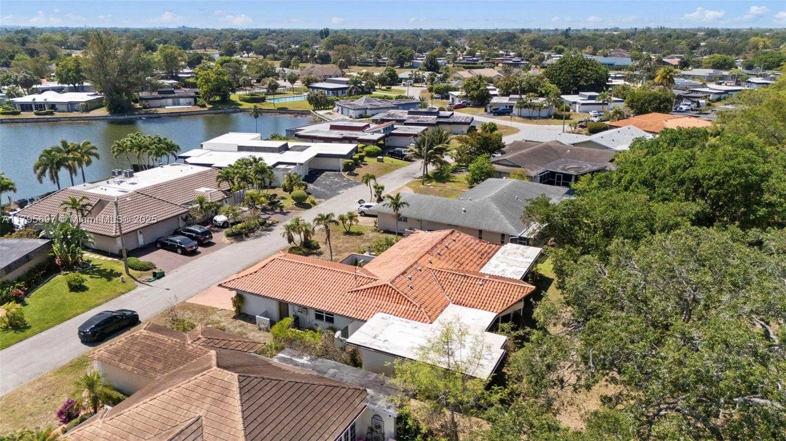 Small Image of 4508 KING PALM DR, Tamarac Number 24