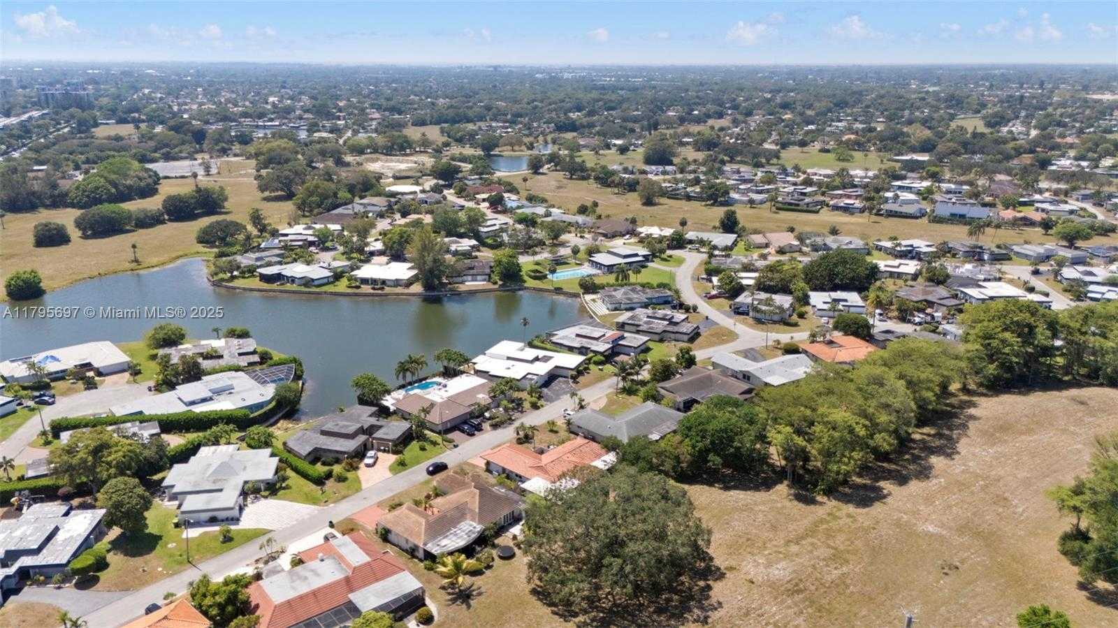 Small Image of 4508 KING PALM DR, Tamarac Number 26