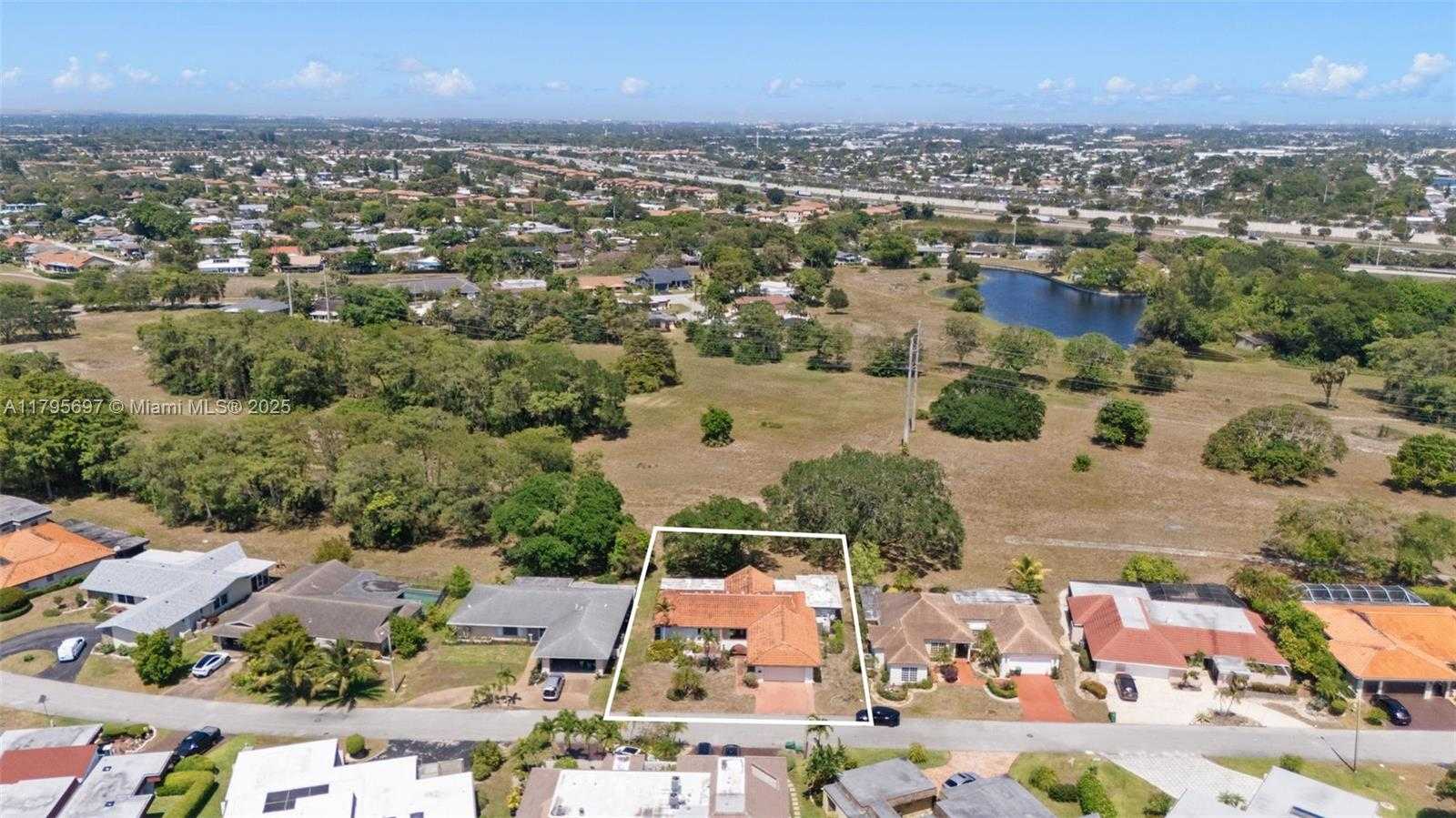 Small Image of 4508 KING PALM DR, Tamarac Number 28