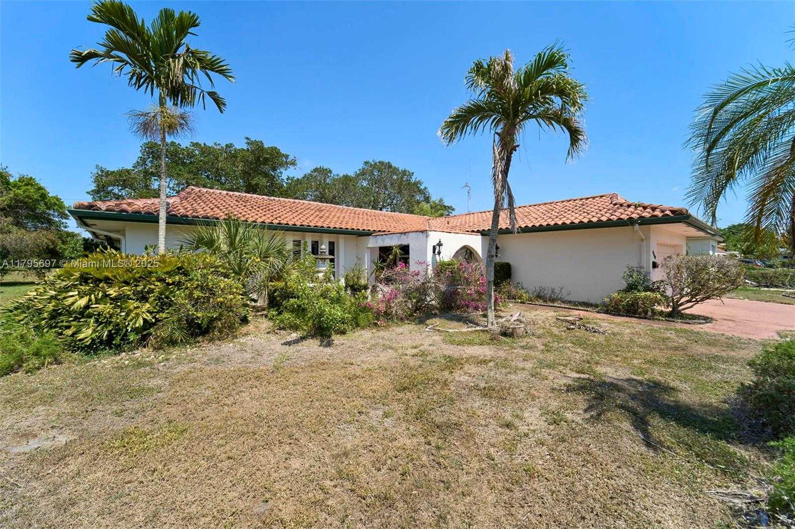 Small Image of 4508 KING PALM DR, Tamarac Number 34