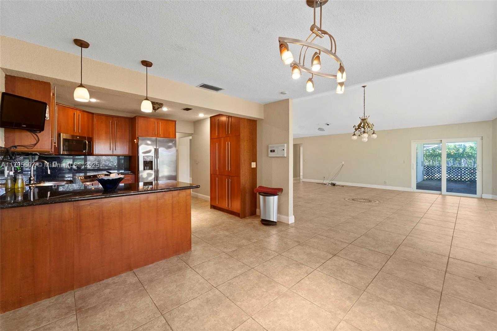 Small Image of 4508 KING PALM DR, Tamarac Number 7