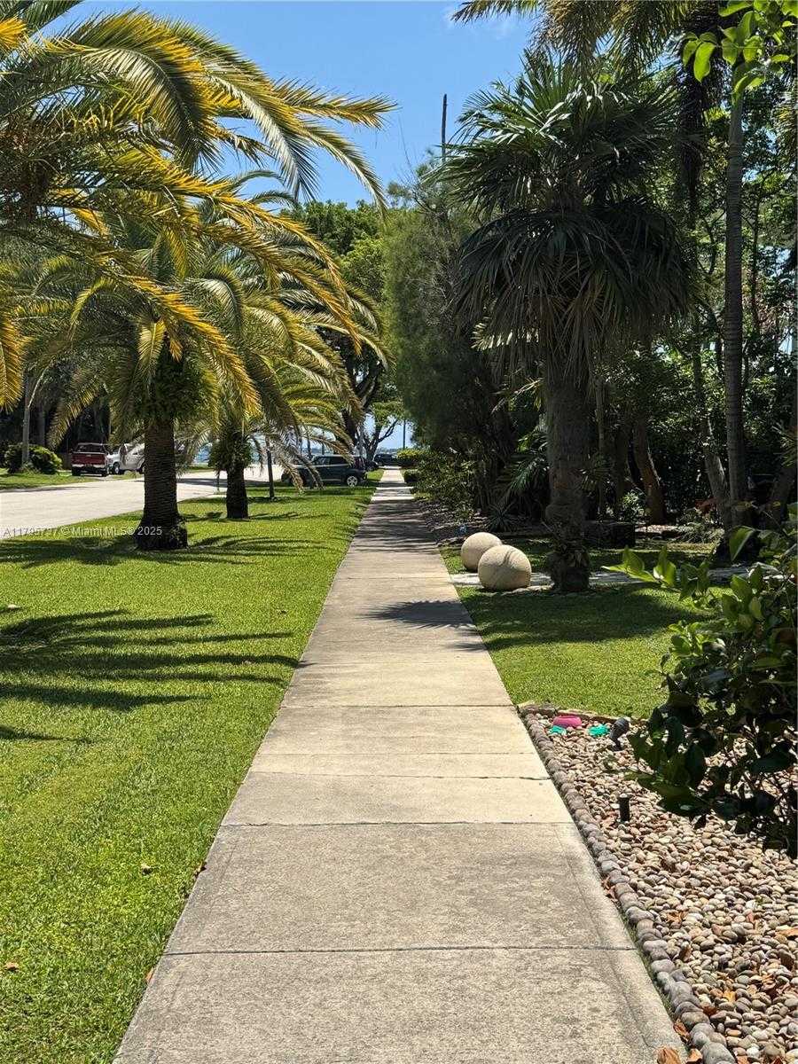 Small Image of 1234 NORTH EAST 96TH ST, Miami Shores Number 7