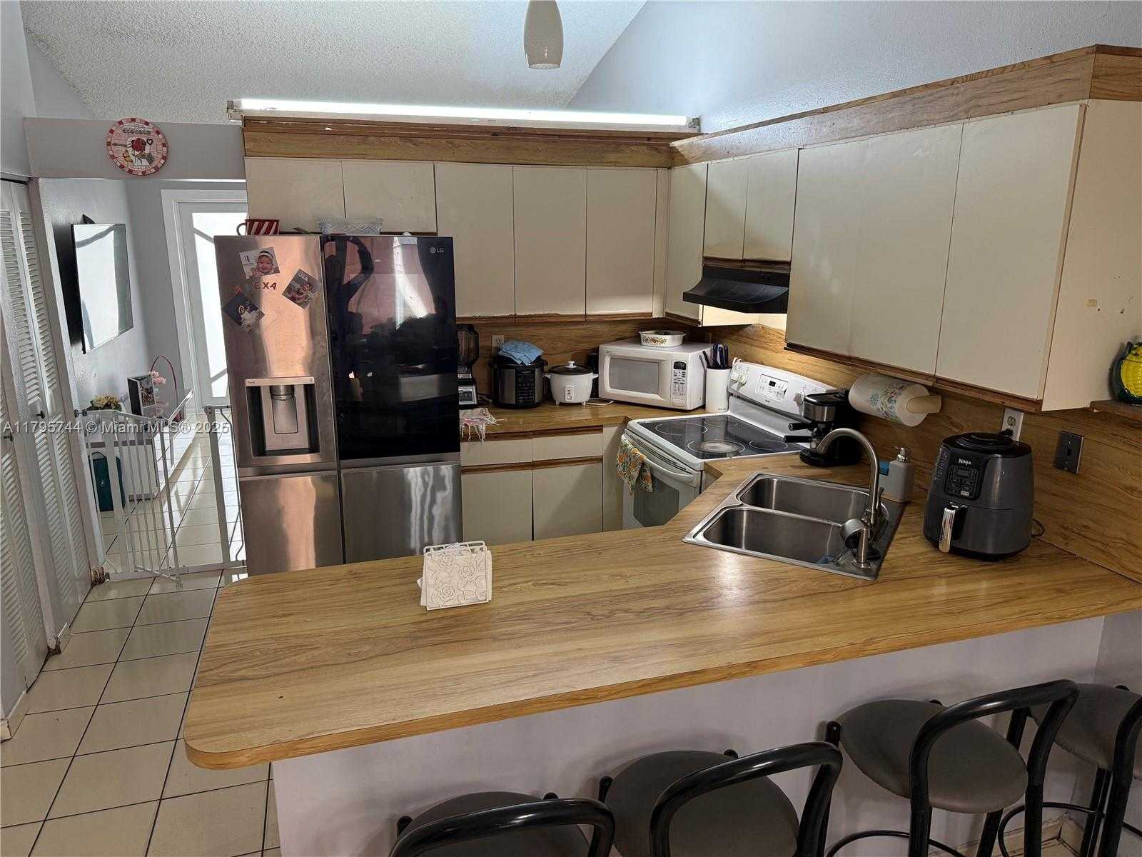 Small Image of 2104 WEST 53RD ST, Hialeah Number 12