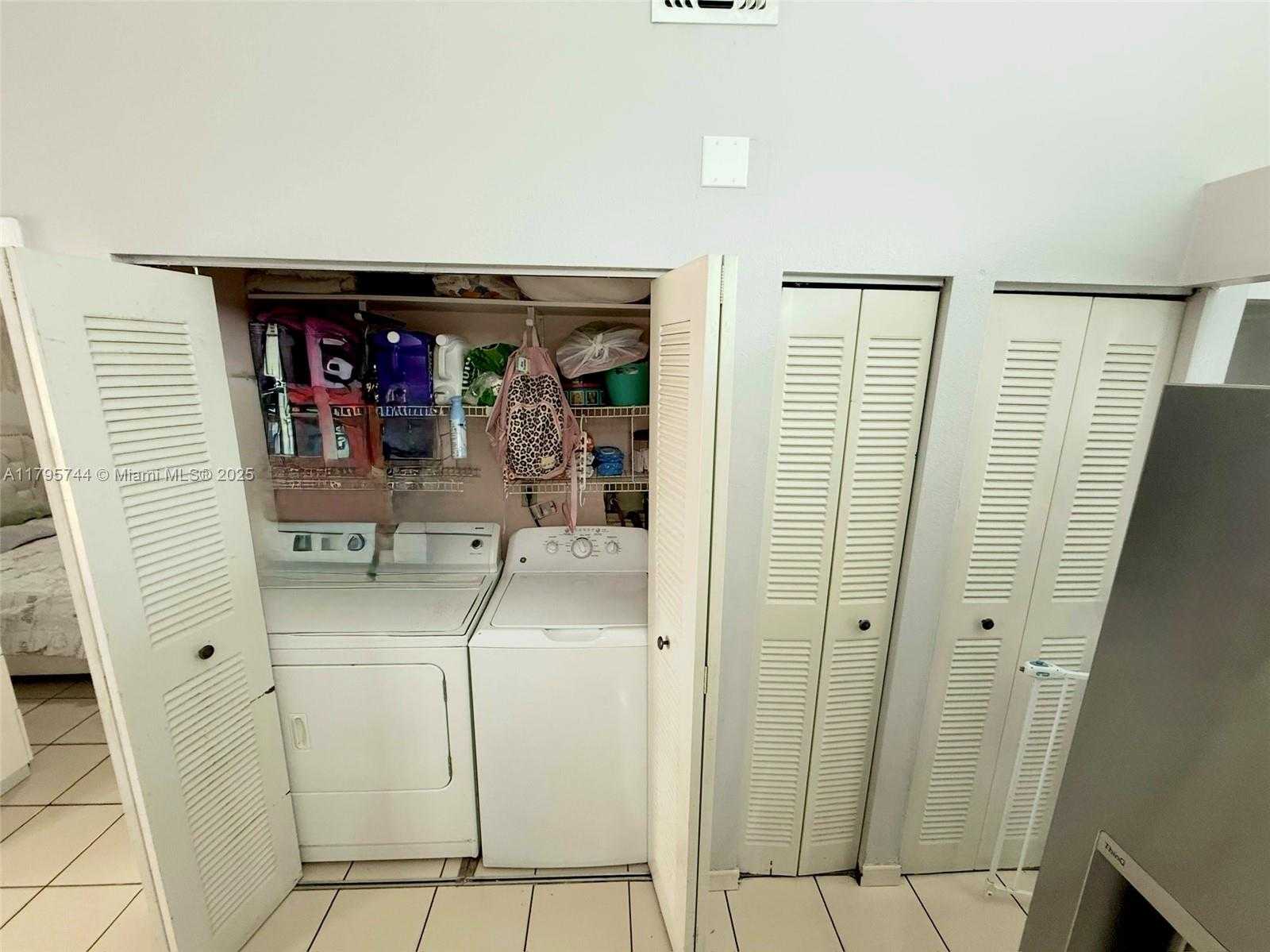 Small Image of 2104 WEST 53RD ST, Hialeah Number 14