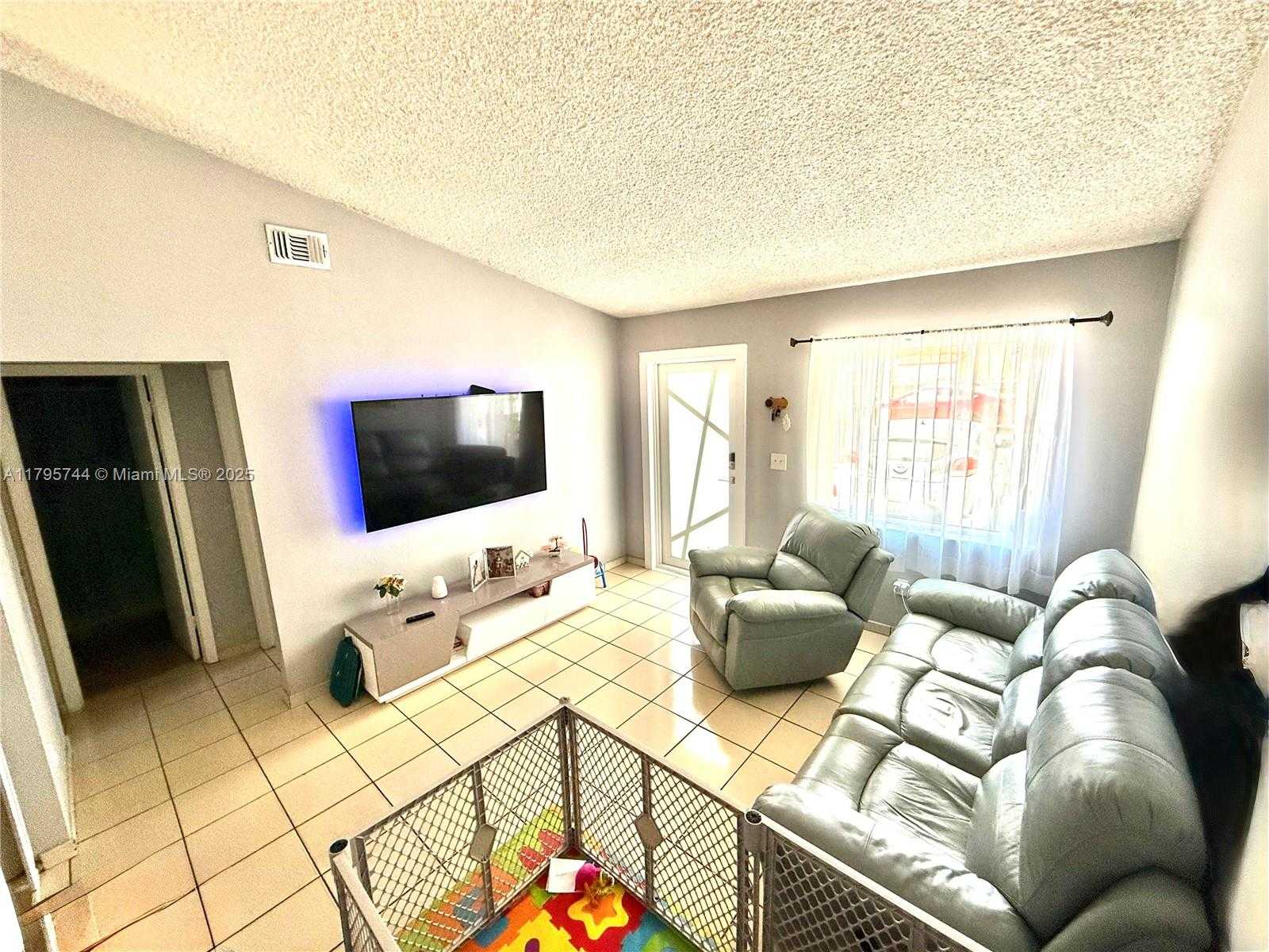 Small Image of 2104 WEST 53RD ST, Hialeah Number 4