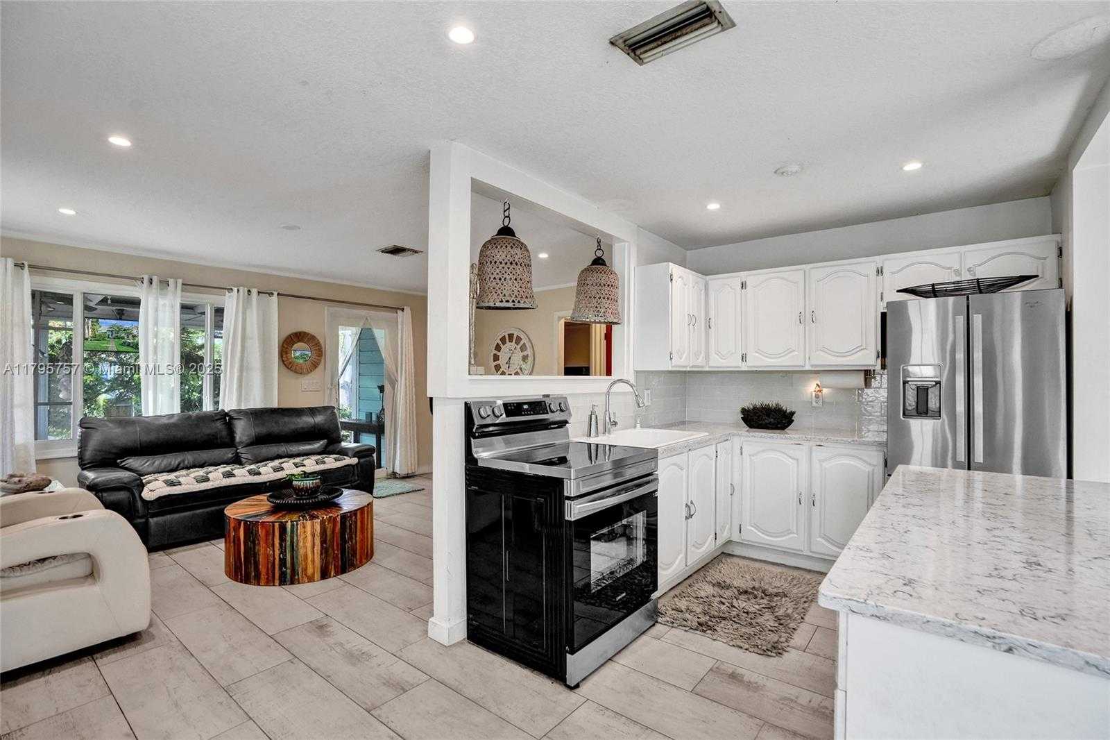 Small Image of 1402 SOUTH EAST 1ST ST, Pompano Beach Number 10