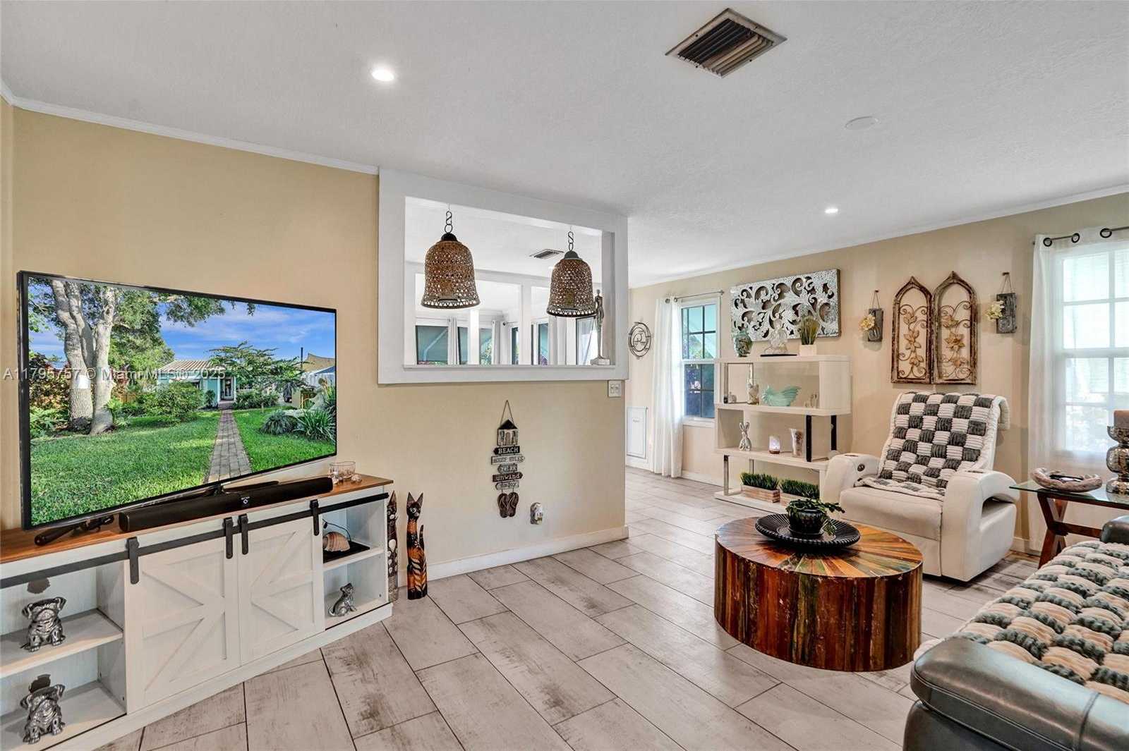 Small Image of 1402 SOUTH EAST 1ST ST, Pompano Beach Number 14