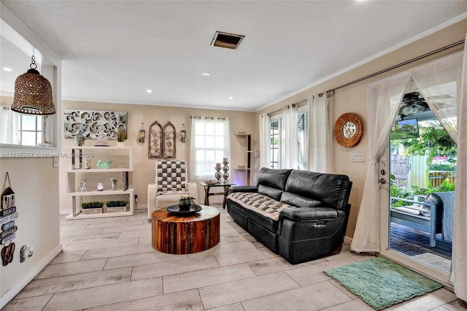 Small Image of 1402 SOUTH EAST 1ST ST, Pompano Beach Number 16