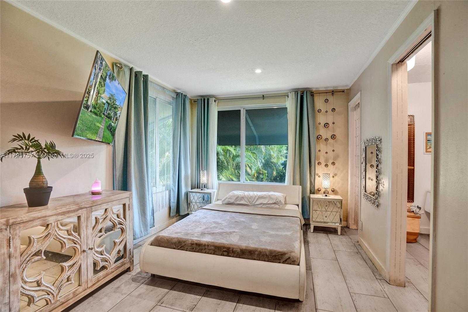 Small Image of 1402 SOUTH EAST 1ST ST, Pompano Beach Number 17