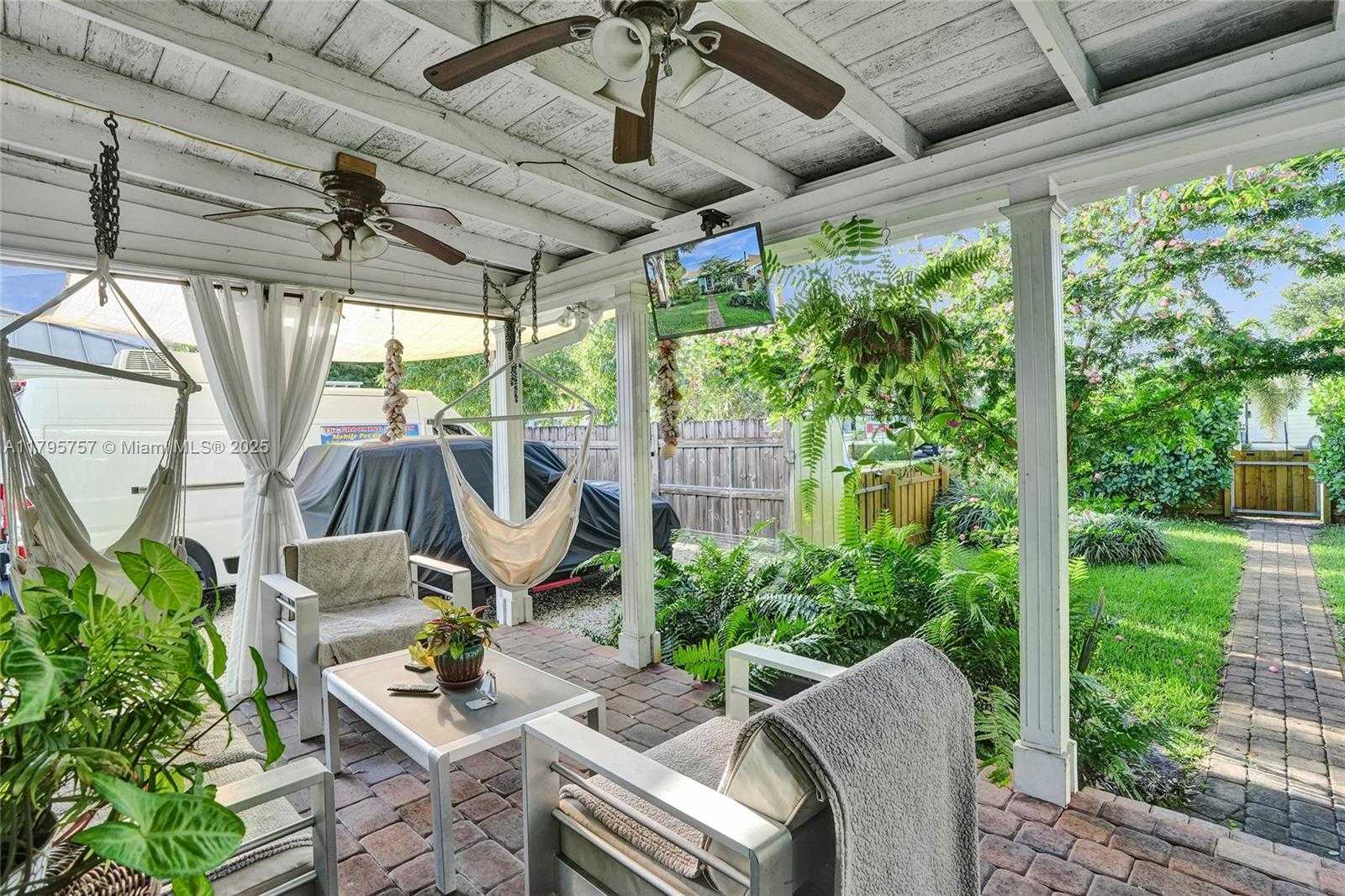 Small Image of 1402 SOUTH EAST 1ST ST, Pompano Beach Number 2