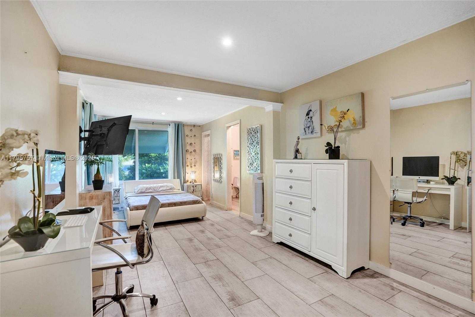 Small Image of 1402 SOUTH EAST 1ST ST, Pompano Beach Number 20