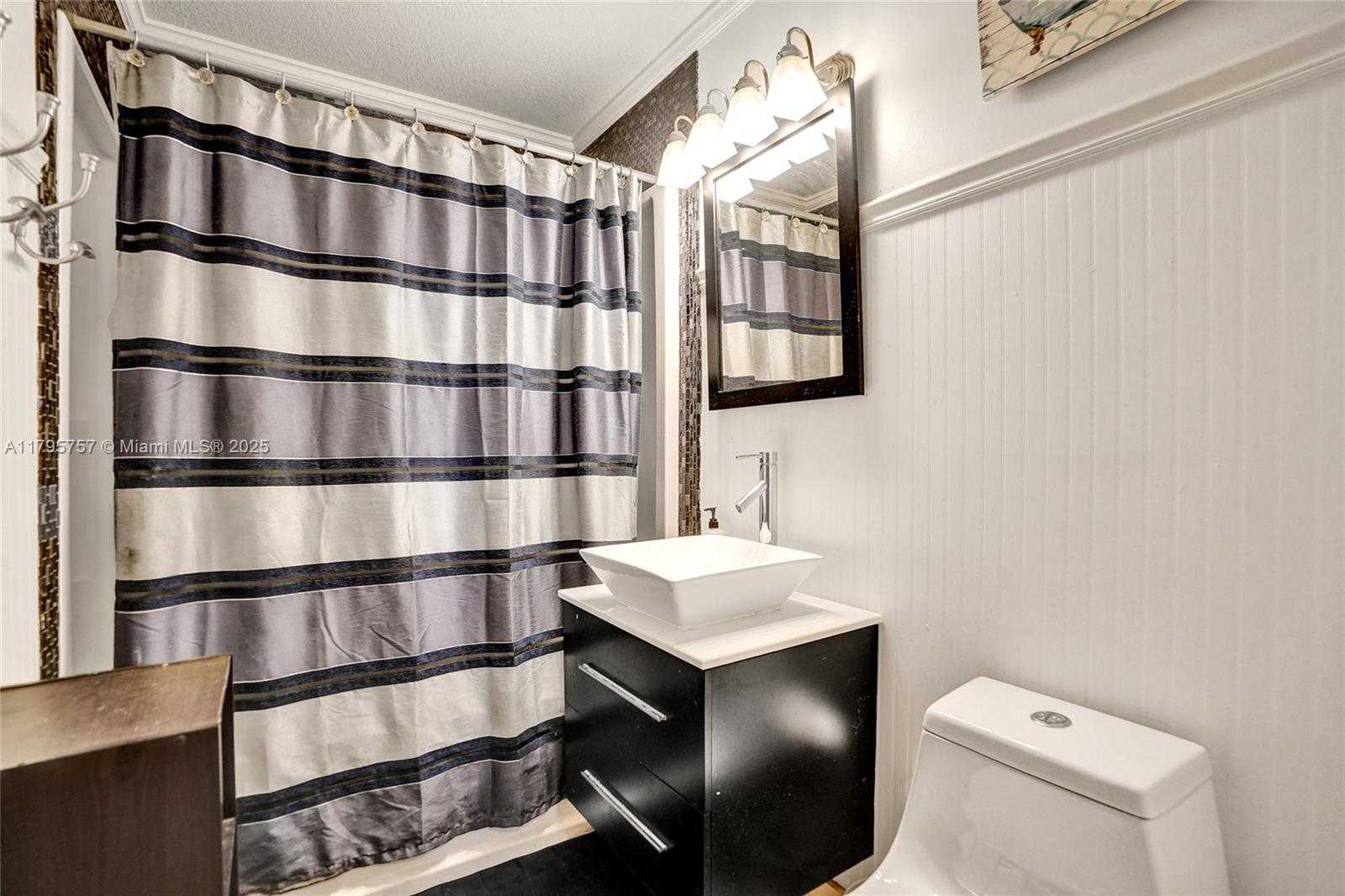 Small Image of 1402 SOUTH EAST 1ST ST, Pompano Beach Number 24