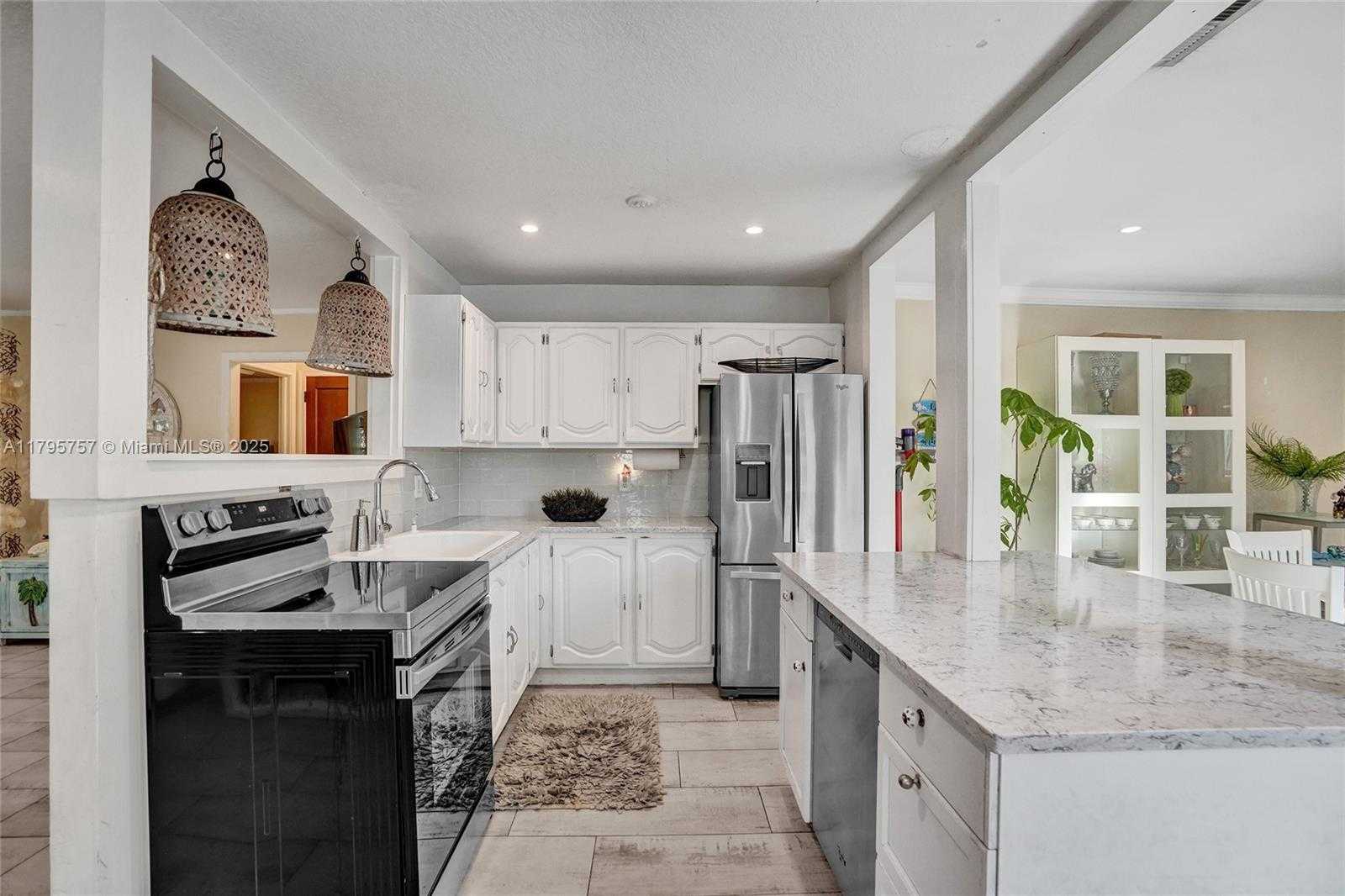 Small Image of 1402 SOUTH EAST 1ST ST, Pompano Beach Number 3