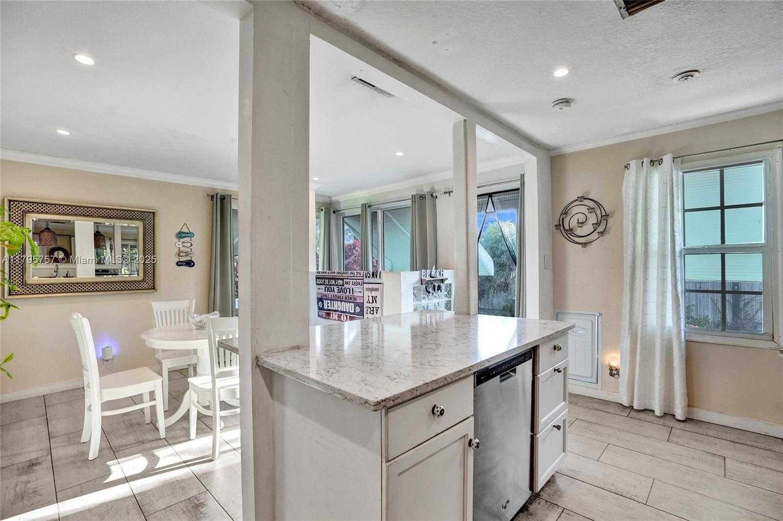 Small Image of 1402 SOUTH EAST 1ST ST, Pompano Beach Number 6
