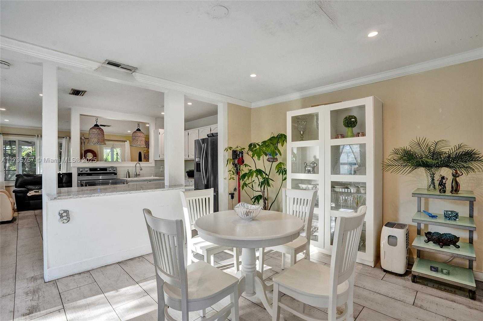 Small Image of 1402 SOUTH EAST 1ST ST, Pompano Beach Number 7