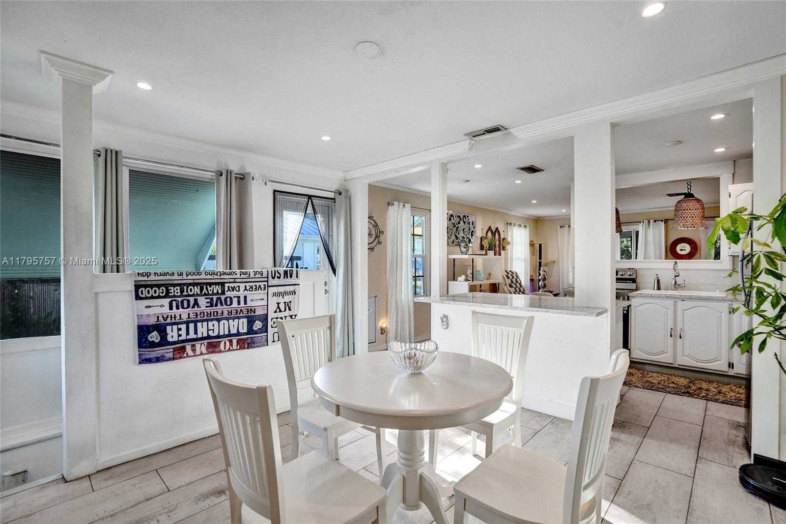 Small Image of 1402 SOUTH EAST 1ST ST, Pompano Beach Number 9