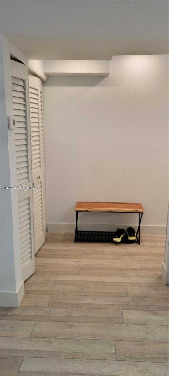 Small Image of 3040 LAKE SHORE DR PH2, Riviera Beach Number 27
