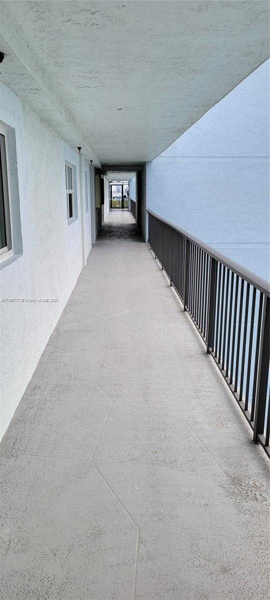 Small Image of 3040 LAKE SHORE DR PH2, Riviera Beach Number 7