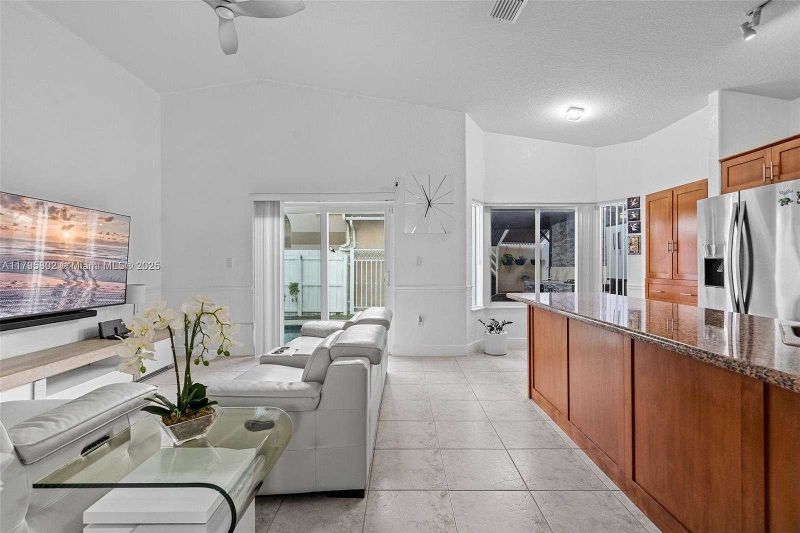 Small Image of 14162 NORTH WEST 87TH CT, Miami Lakes Number 10