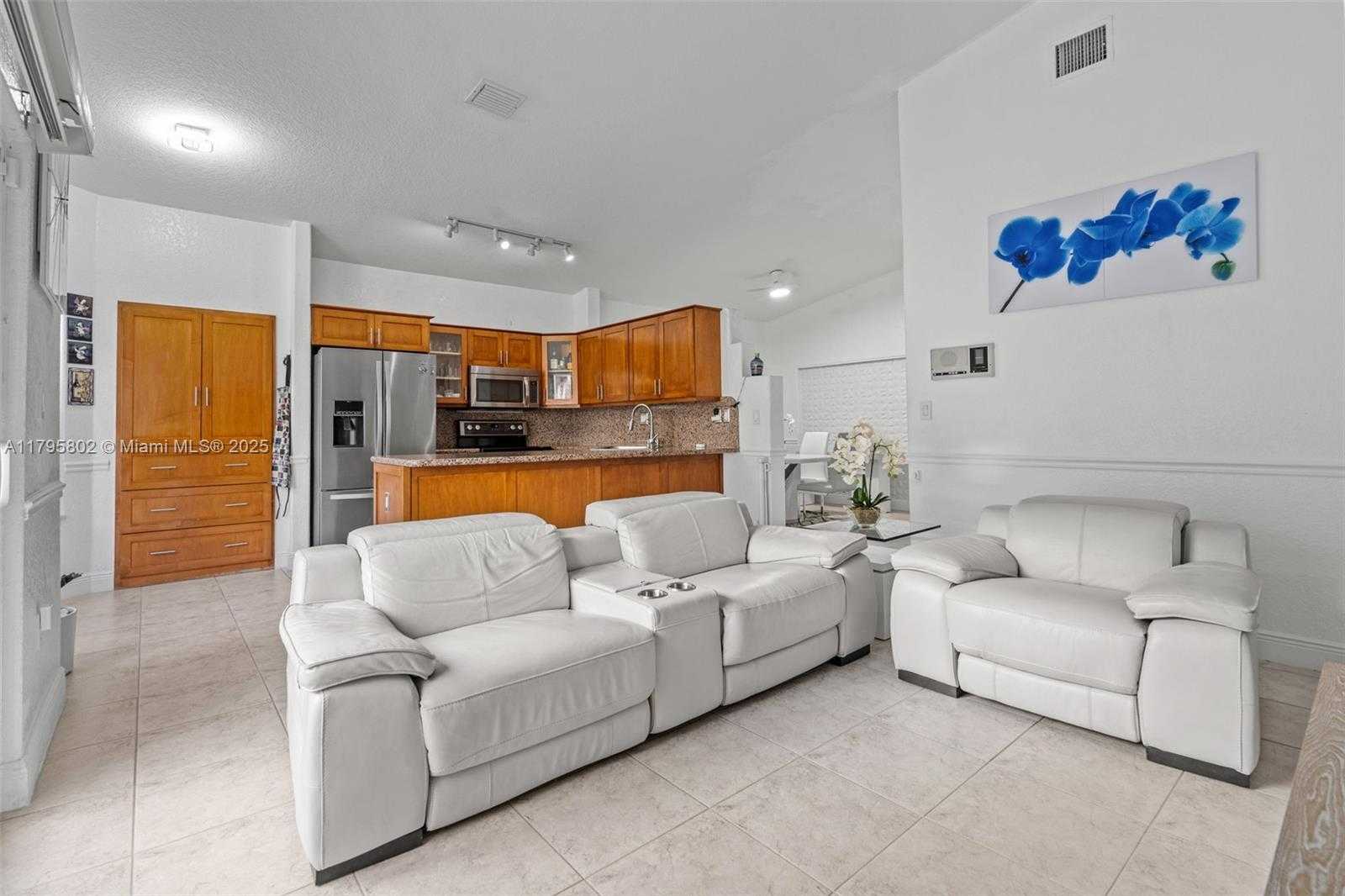 Small Image of 14162 NORTH WEST 87TH CT, Miami Lakes Number 13