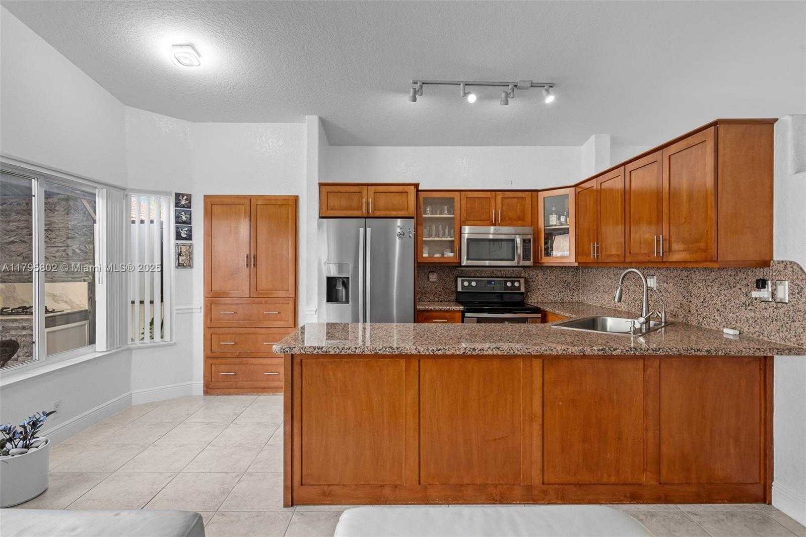 Small Image of 14162 NORTH WEST 87TH CT, Miami Lakes Number 17