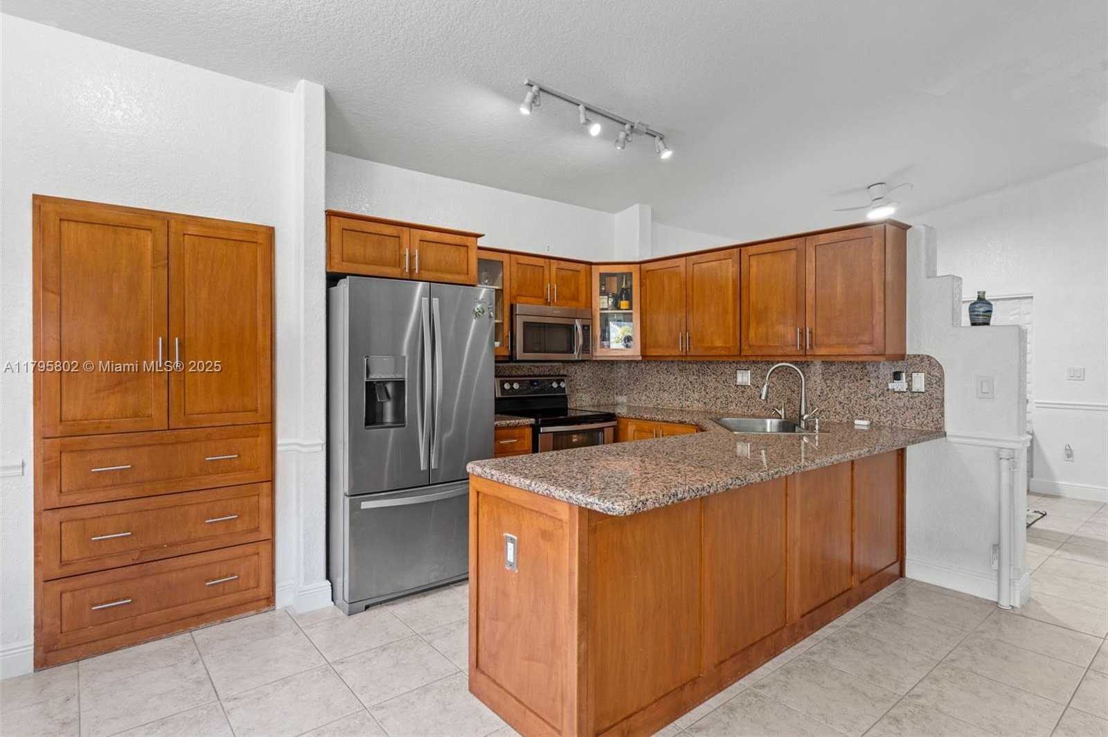 Small Image of 14162 NORTH WEST 87TH CT, Miami Lakes Number 18