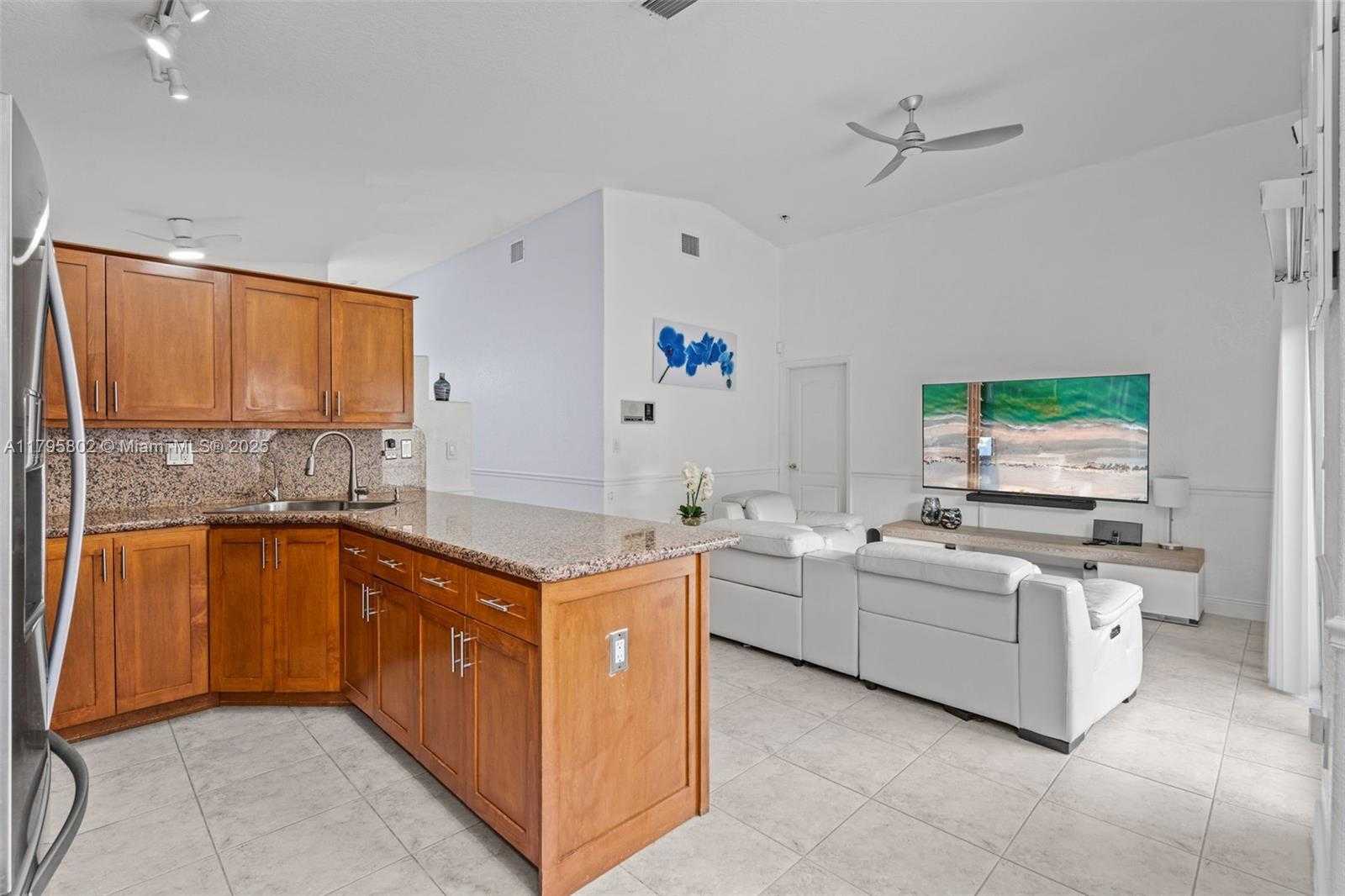 Small Image of 14162 NORTH WEST 87TH CT, Miami Lakes Number 20