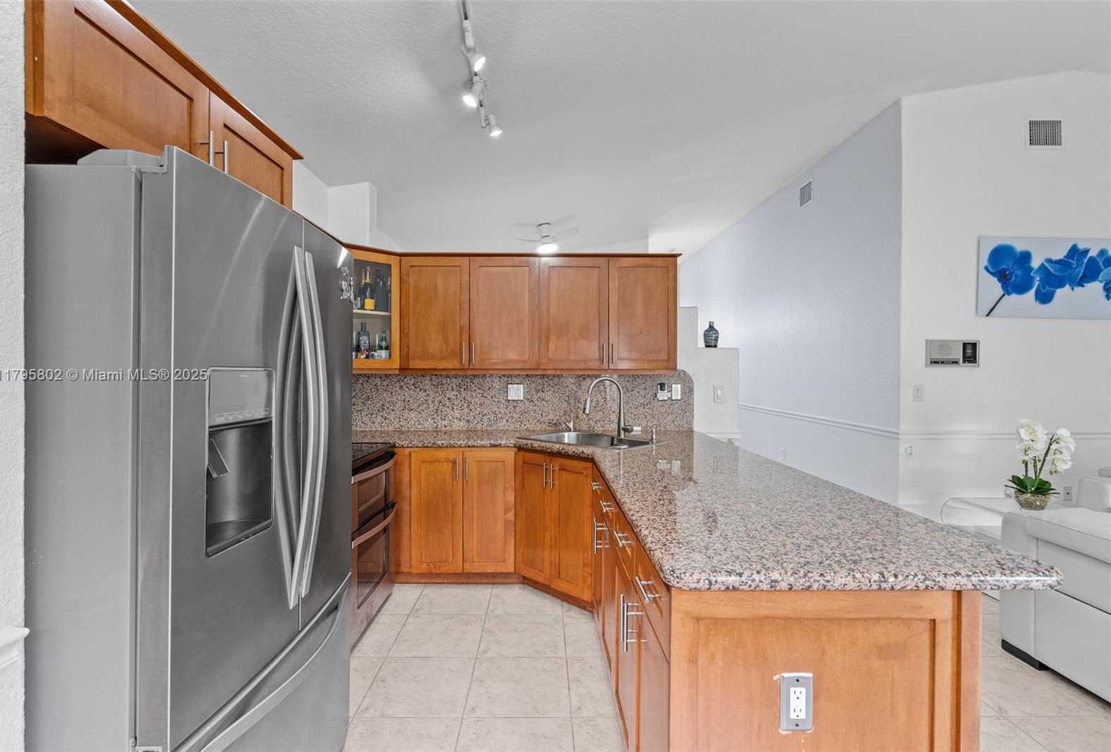 Small Image of 14162 NORTH WEST 87TH CT, Miami Lakes Number 21