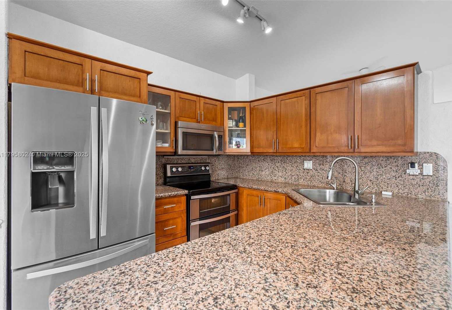 Small Image of 14162 NORTH WEST 87TH CT, Miami Lakes Number 22